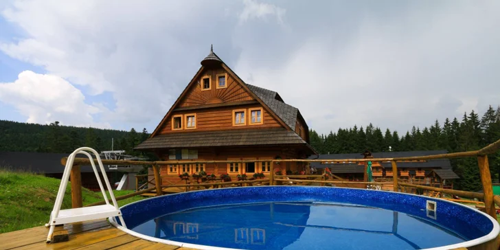Pobyt v tradiční kolibě: polopenze, wellness, zapůjčení kol a nádherná příroda