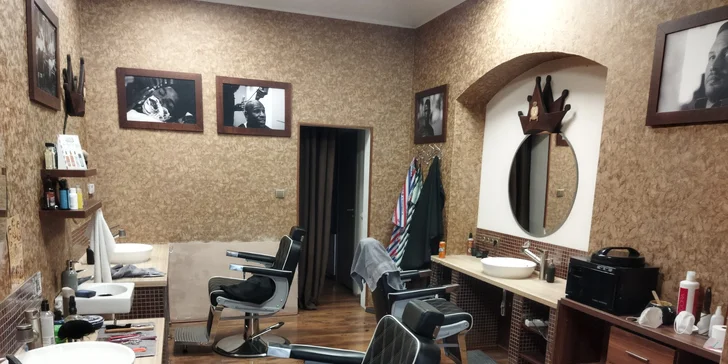 Buďte za elegána: střih, holení či oboje v Royal cut barber v centru Prahy