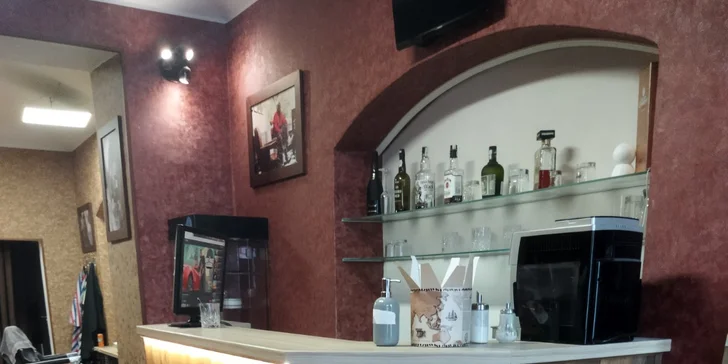 Buďte za elegána: střih, holení či oboje v Royal cut barber v centru Prahy