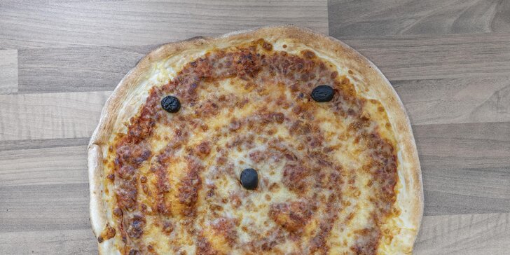 2 pizzy z francouzského stánku v Hodolanech: klasické, méně tradiční i sladké