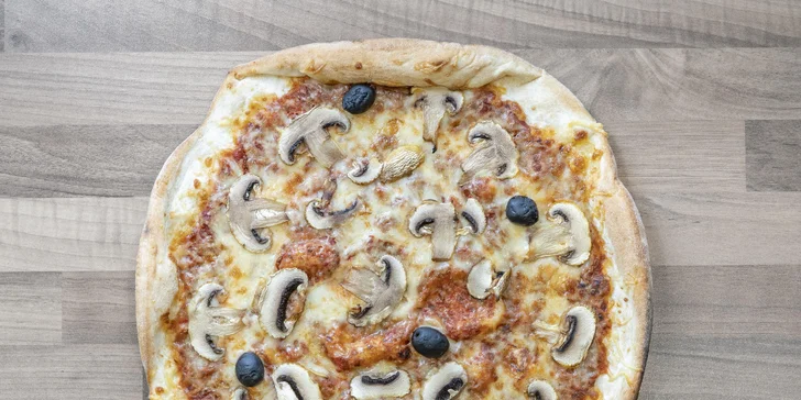 2 pizzy z francouzského stánku v Hodolanech: klasické, méně tradiční i sladké