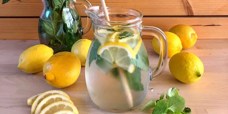 Rodinná kavárna Opava: ovocná limonáda dle výběru, melounový fresh i ledové frappé