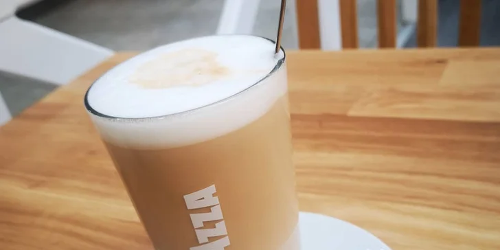 Dvě kávy z FreshWay podle výběru: cappuccino nebo latté s příchutí vanilka, mocha, toffee či čokoláda