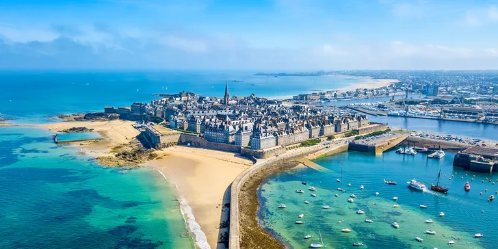 Osmidenní zájezd do Francie s průvodcem a ubytováním: La Manche, Paříž, Mont St. Michel i Versailles
