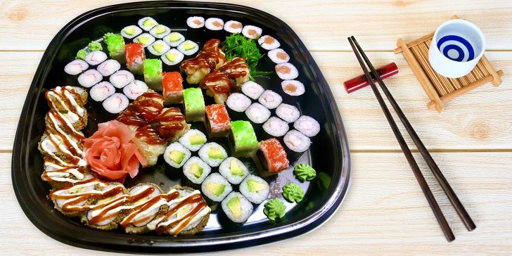 Sushi sety s rybami i vegetariánské: 24 až 60 rolek s lososem, tuňákem, chřestem aj.