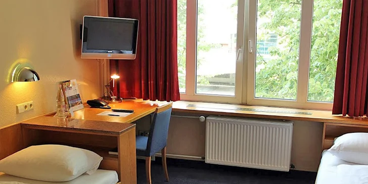 V páru či s rodinou za krásami Berlína: 3* Hotel Amber Econtel se snídaní a 200 m od stanice metra