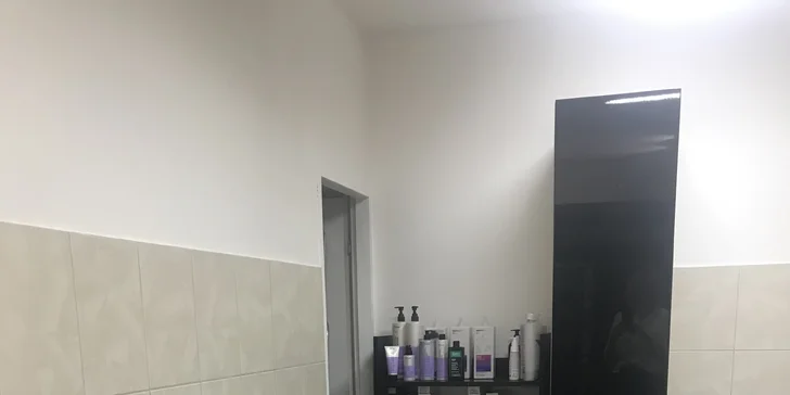 Střih nebo i kombinované barvení (ombré, melír, balayage) pro všechny délky vlasů