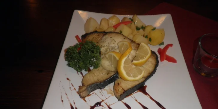 350g Steak ze žraloka + 200g příloha