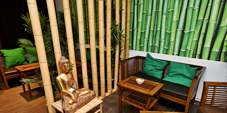 Thajská luxusní masáž v Royal Jasmine Spa, oxygenoterapie a aroma lázeň nohou