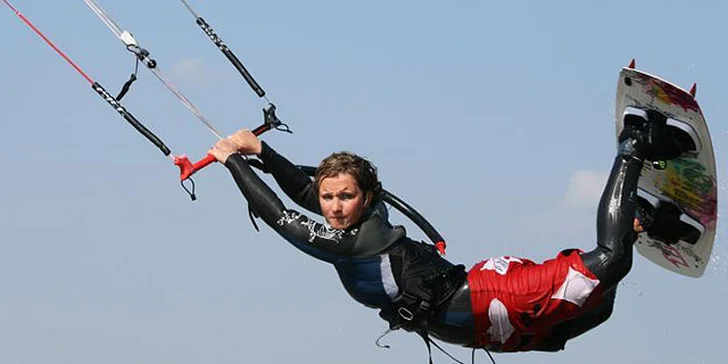 Zábava na šlapadle, paddleboardu, flyboardu či vodním skútru