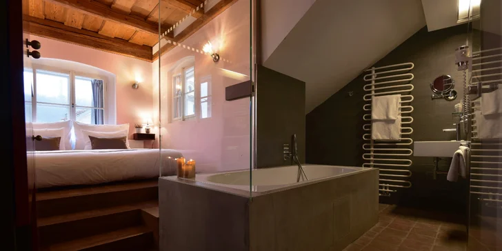 Historická Praha: romantický pobyt se snídaní v design hotelu na Malé Straně