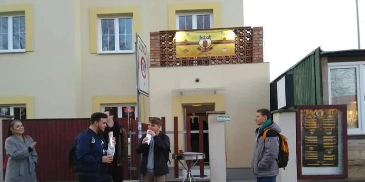 Vezměte si s sebou pořádné jídlo: döner kebab, dürüm kebab i kebab talíř