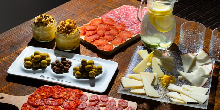 Objednajte si k týmto „tapas“ aj lahodné španielske víno a nechajte sa unášať letnou atmosférou s chuťou a vôňou diaľav