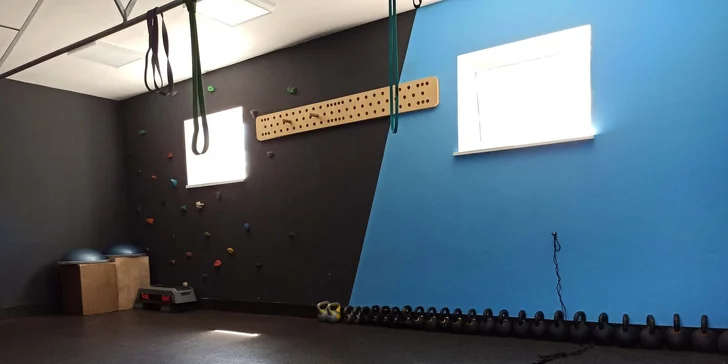 Měsíční nepřenosná permanentka na návštěvy fitness