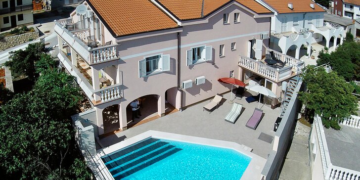 Dovolená v Chorvatsku: apartmány s klimatizací až pro 7 osob, na pláž 400 m, venkovní bazén