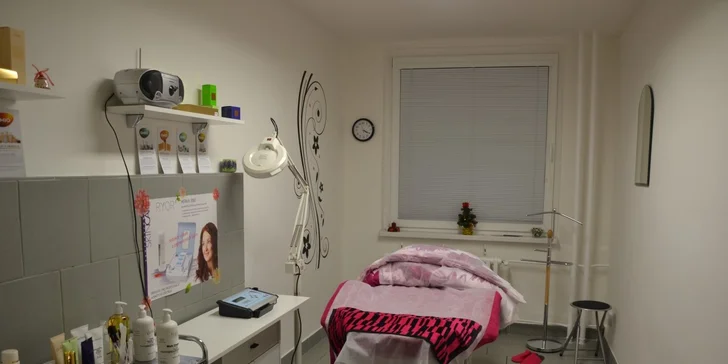 Čištění pleti ultrazvukovou špachtlí, zapracování séra ultrazvukem