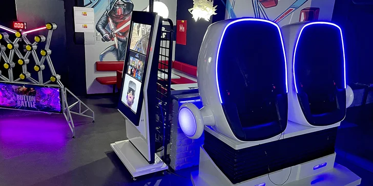 Zažijte zábavu budoucnosti: vstup na libovolný film v 9D Virtual Cinema pro 1 nebo 2 osoby