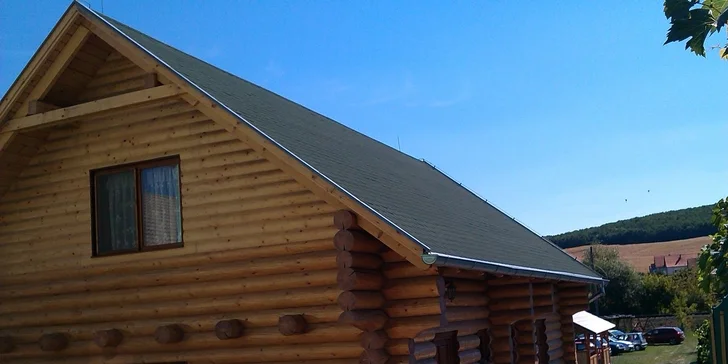 Ubytování ve srubu pro 2 osoby přímo v termálech Podhájská na 3 nebo 7 nocí
