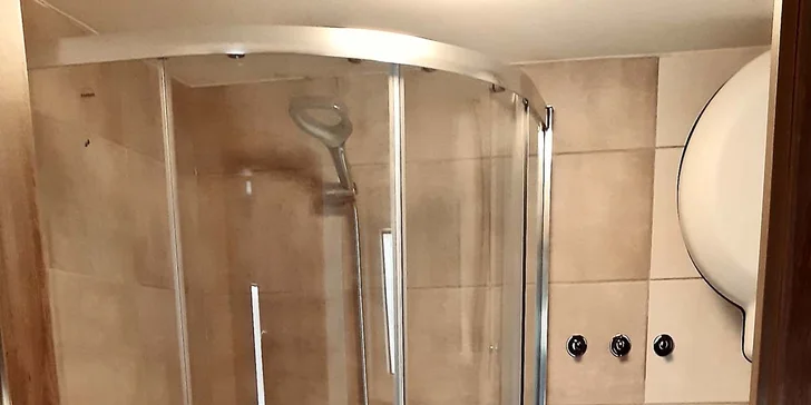Až 8denní pobyt přímo u Lipna: polopenze i vířivka, pokoj, bungalov či apartmán nebo chatka