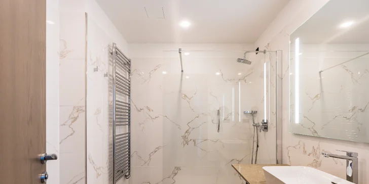 5* dovolená v Rijece: hotel Hilton se soukromou pláží, wellness a snídaní