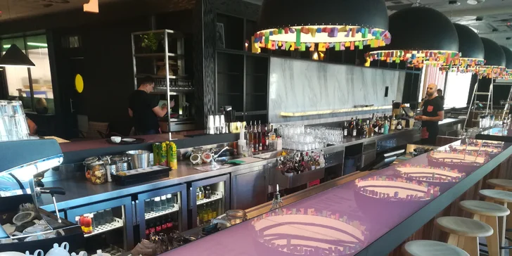 Designová restaurace v Holešovicích: cokoli z menu včetně drinků i nedělních brunchů