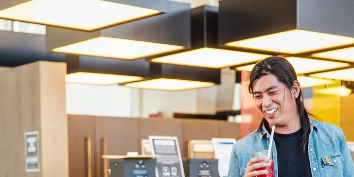 Designová restaurace v Holešovicích: cokoli z menu včetně drinků i nedělních brunchů
