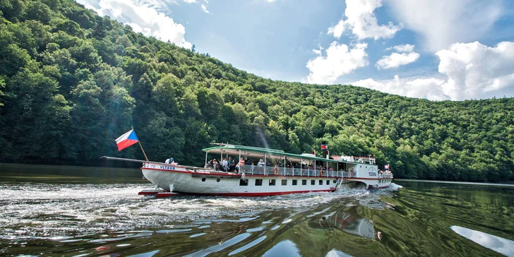 Celodenní lodní výlet na Slapy a zpět historickým parníkem včetně 3chodového oběda a občerstvení