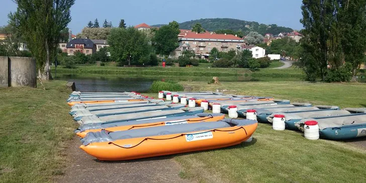 Hurá na vodu: půjčení kajaku pro jednoho, kanoe či raftu až pro 6 osob i s výbavou na celý den