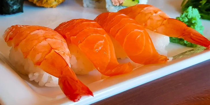 Skvělé sushi sety ve Vítkovicích: 46 a 67 ks s lososem, tuňákem i krevetou