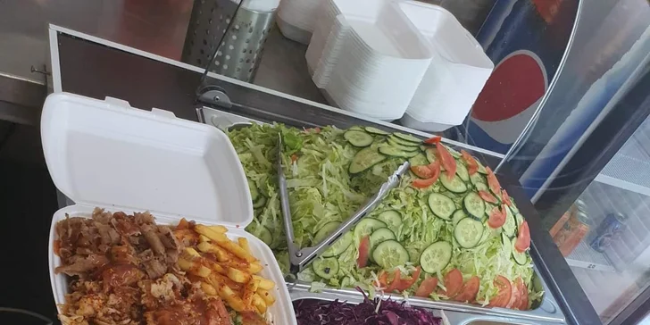 Vezměte si s sebou pořádné jídlo: döner kebab, dürüm kebab i kebab talíř