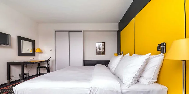Dovolená v Praze: moderní hotel na Smíchově, snídaně i terasa ve vnitrobloku