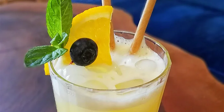 Sladká či slaná bublinková vafle s kávou nebo domácí limonádou