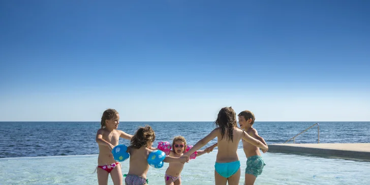 Chorvatsko: 3* Aminess Laguna Hotel kousek od moře, bazén a polopenze