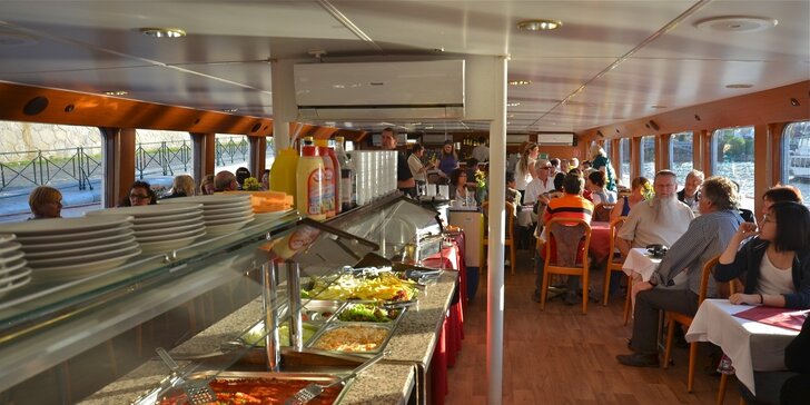 Zážitkové plavby po Vltavě s obědem či večeří