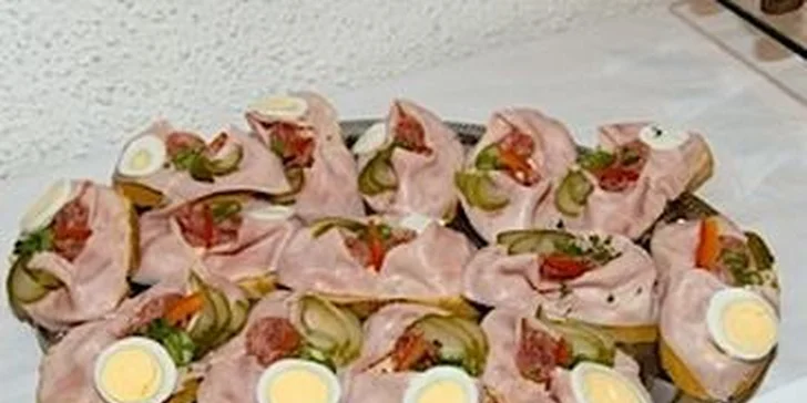 Deset čerstvých lahůdkových chlebíčků dle výběru