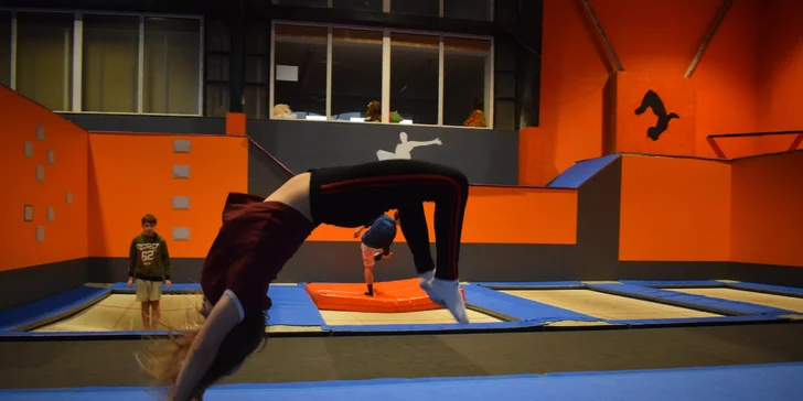 Vstupné do JumpAreny plné trampolín: hodinové nebo celodenní skákání ve všední dny či o víkendu