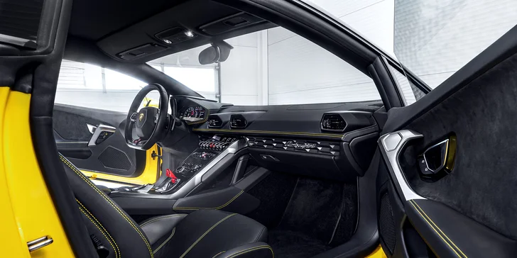 Užijte si parádní jízdu v Lamborghini Huracán: až 40 minut jako řidič nebo spolujezdec včetně paliva