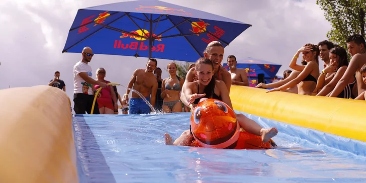 Bláznivý Slide festival: neomezený počet jízd na dlouhé nafukovací skluzavce