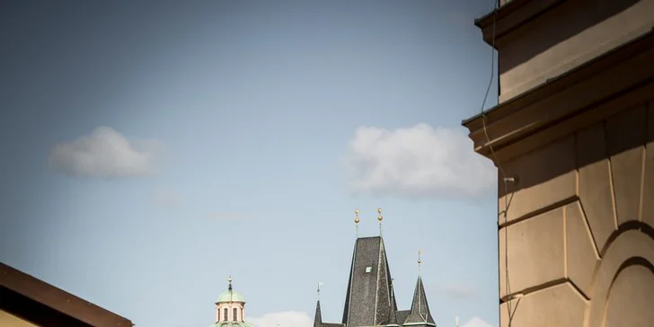 Jak na zrcadlovku: Fotografický kurz v historické Praze pro začátečníky