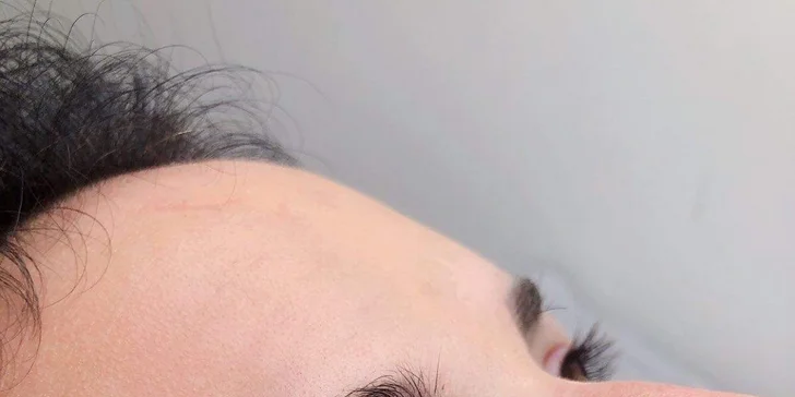 Permanentní make-up: 3D obočí metodou vláskování či kontura i výplň rtů