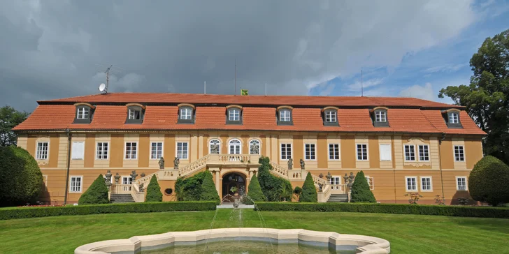 Zámecký pobyt pro dva: snídaně i 3chodová večeře a relaxace v sauně
