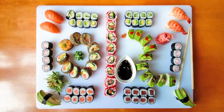 Pestrobarevné sushi sety: 28, 44 nebo 70 rolek s rybami i zeleninou