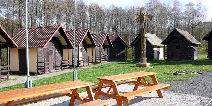 Letní parkourový tábor: pohyb i přednášky a workshopy, 7 nocí v dřevěných chatkách, strava 5x denně