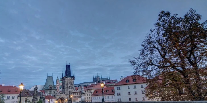 Jak na zrcadlovku: Fotografický kurz v historické Praze pro začátečníky