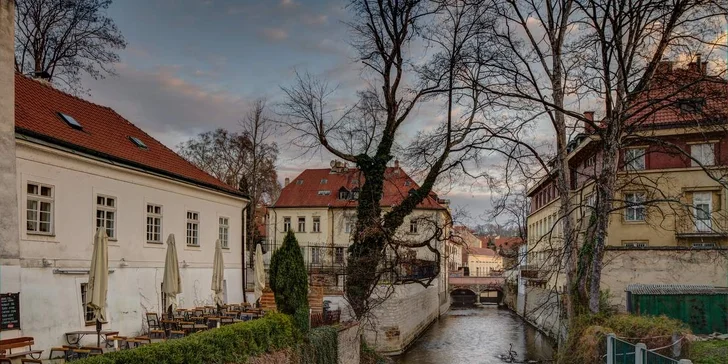 Jak na zrcadlovku: Fotografický kurz v historické Praze pro začátečníky