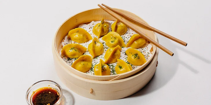14 nebo 28 jiaozi čínských knedlíčků: zeleninové, kuřecí, vepřové i hovězí, na páře či restované