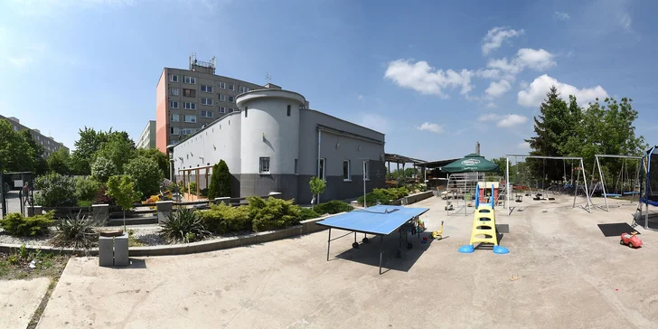 Prkna plná dobrot pro 4–15 osob: biftek, řízky, trhané maso, škvarková pomazánka i hermelín