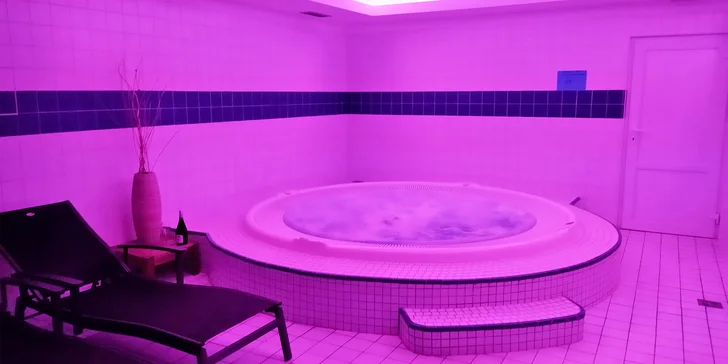 60–120min. privátního wellness v Holešovicích pro dva zamilované: sauny, vířivka a třeba i láhev prosecca