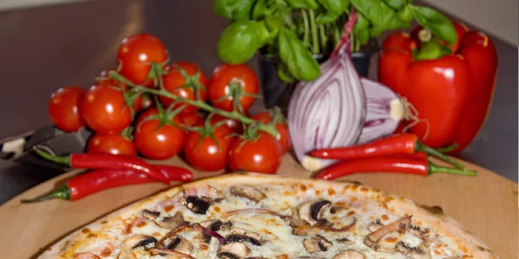 Parádní pizza o průměru 45 cm na odnos s sebou: výběr z 12 druhů