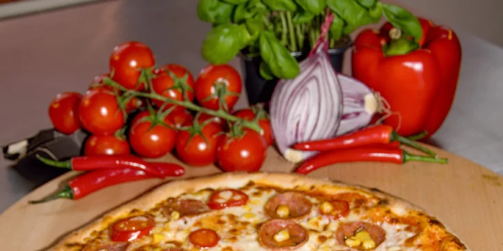 Parádní pizza o průměru 45 cm na odnos s sebou: výběr z 12 druhů